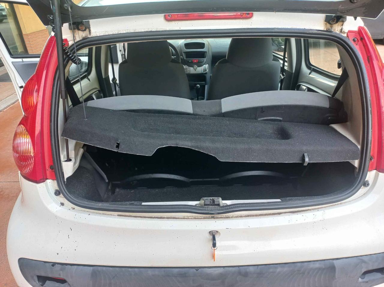 Peugeot 107 1.0 68CV 5p. Desir