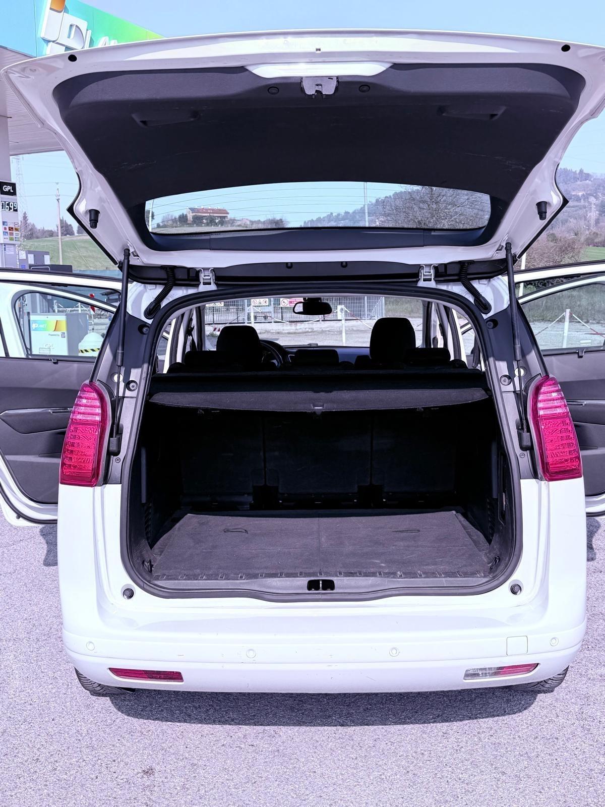 Peugeot 5008 1.6 e-HDi 112CV Stop&Start