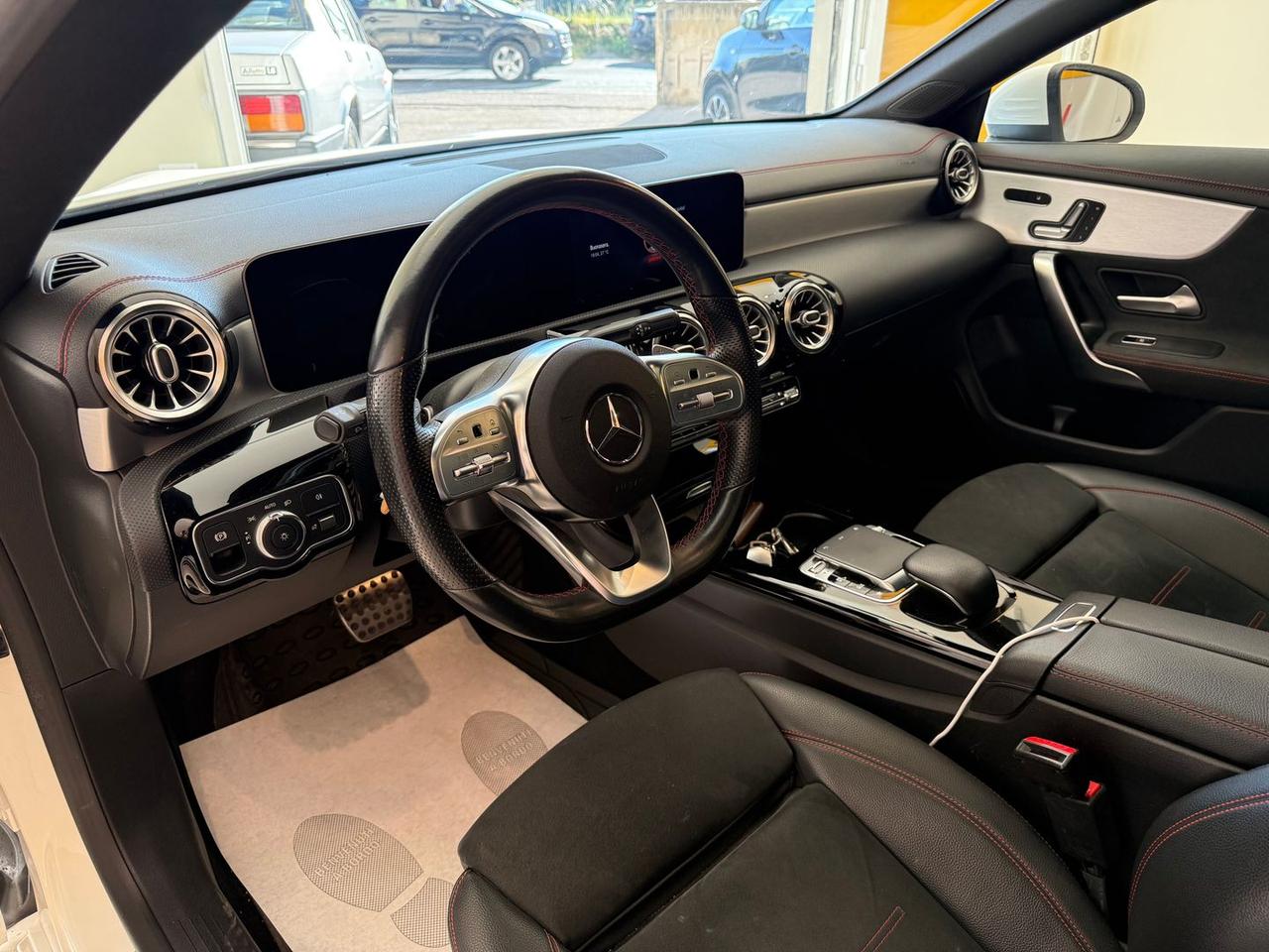 Mercedes-Benz CLA 200 Premium allestimento AMG #6152