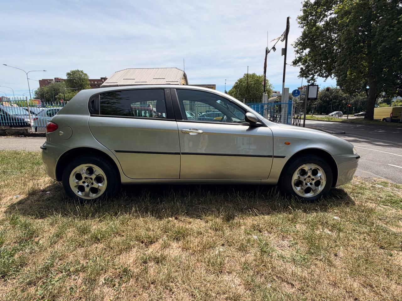 Alfa Romeo 147 1.6i T.S. (105 CV) cat 5p. Dist.