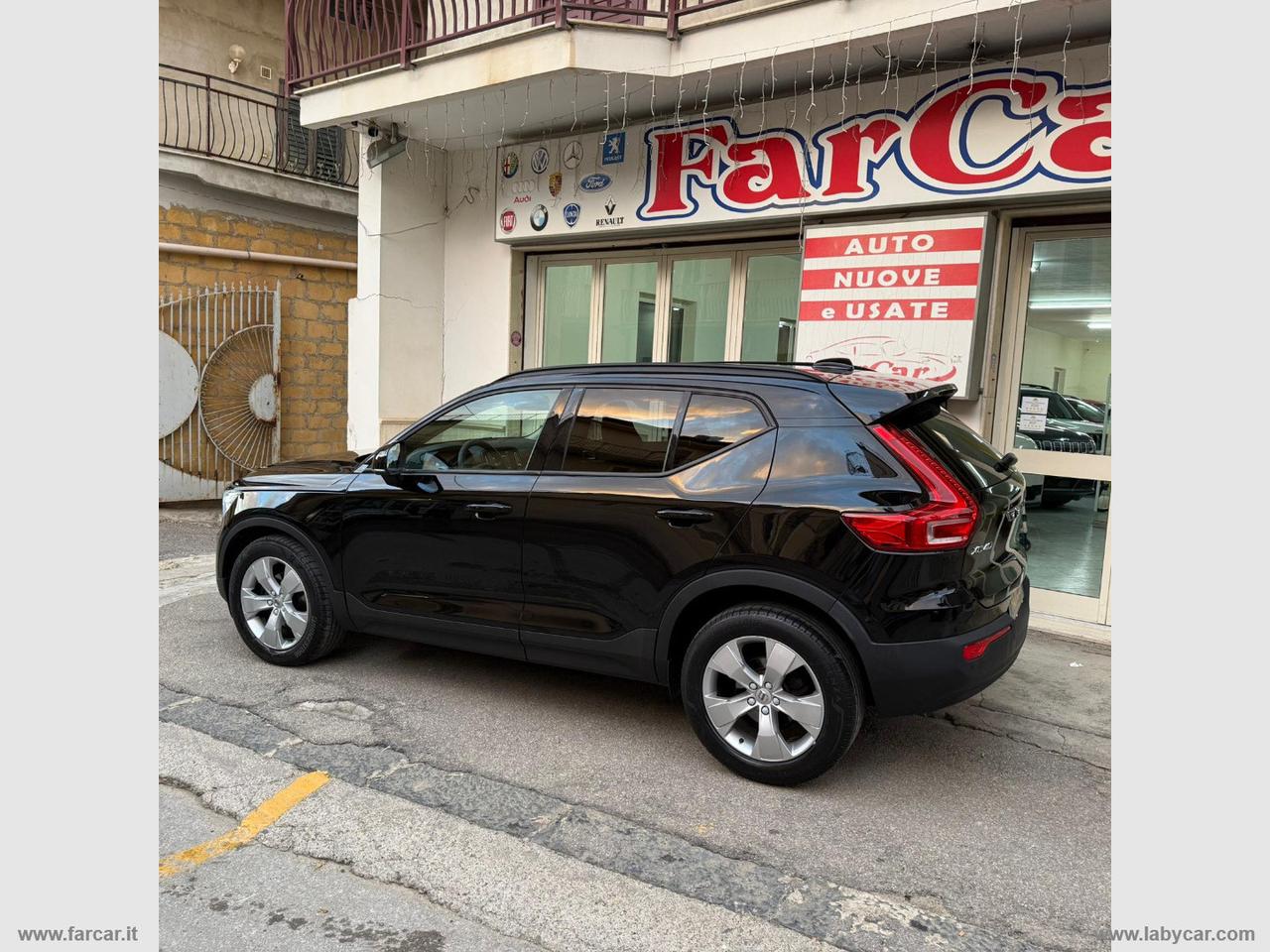 VOLVO XC40 D3 AWD Geartronic Momentum Core