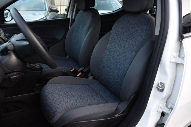 LANCIA Ypsilon 1.0 FireFly 5 p. S&S Hybrid ORO **5 POSTI**