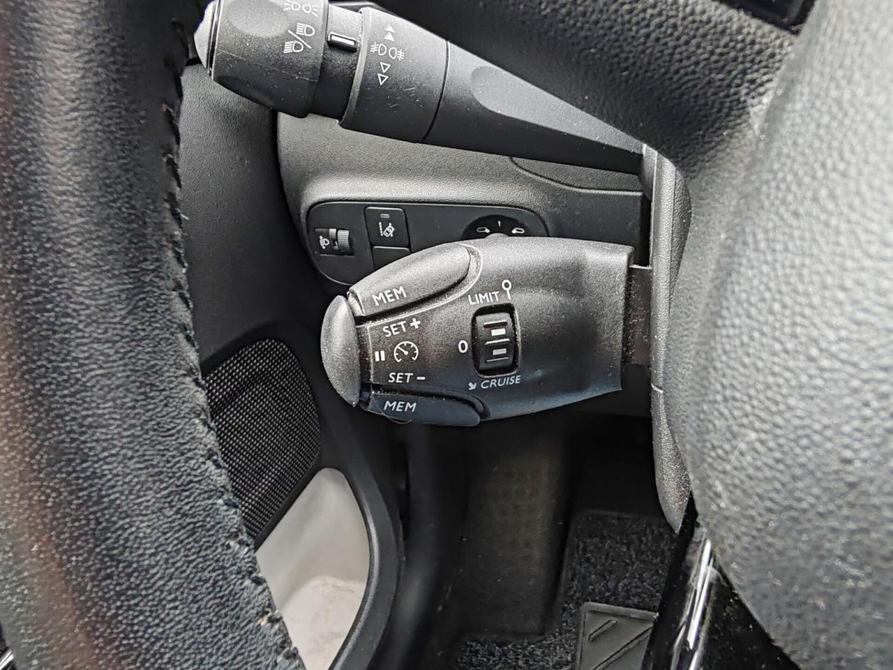 Citroen C3 1.2 Benz 110cv Cambio Aut. Bicolor