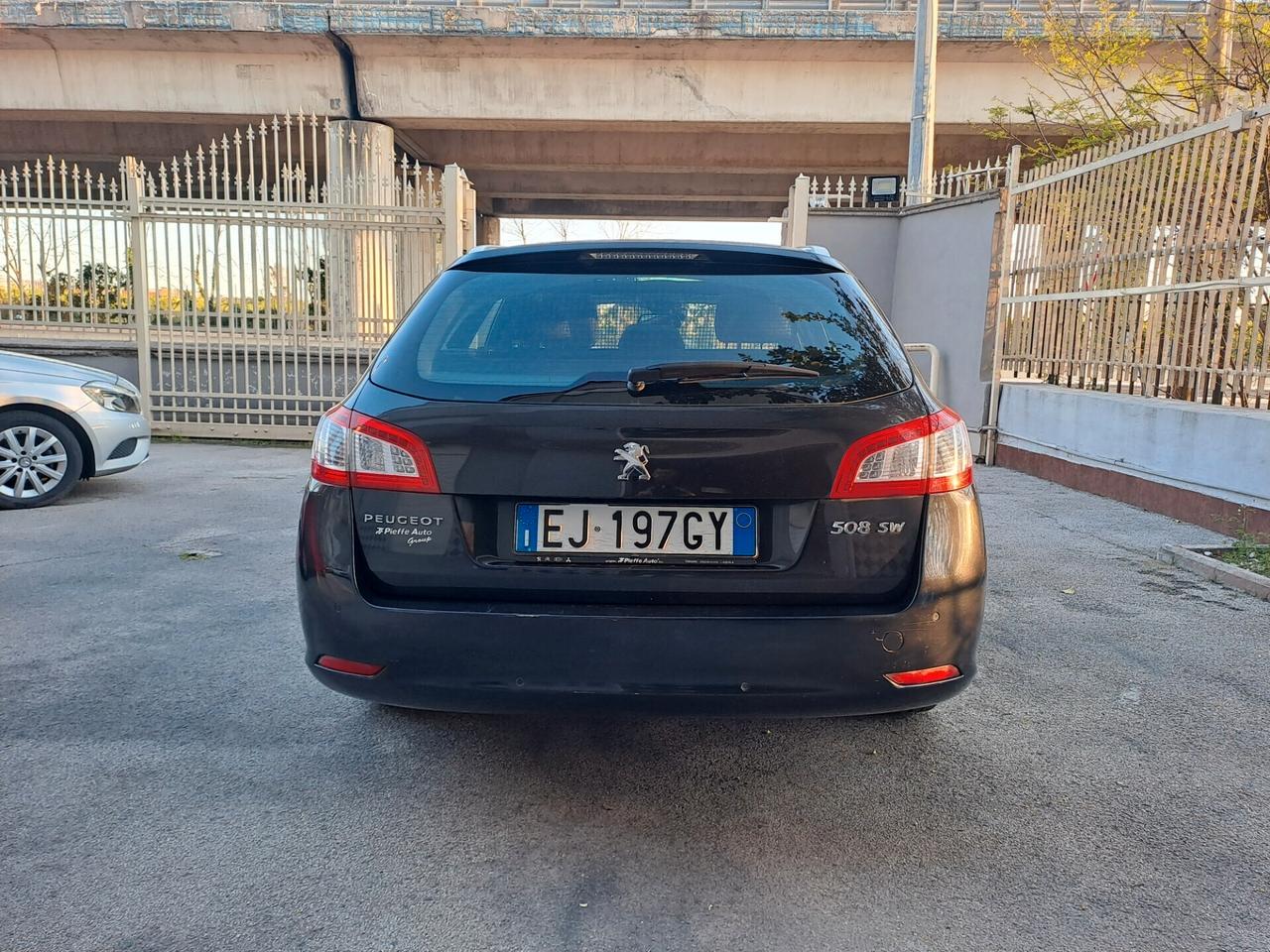 Peugeot 508 1.6 e-HDi 112CV cambio automatico e f1 S&S SW Ciel Business