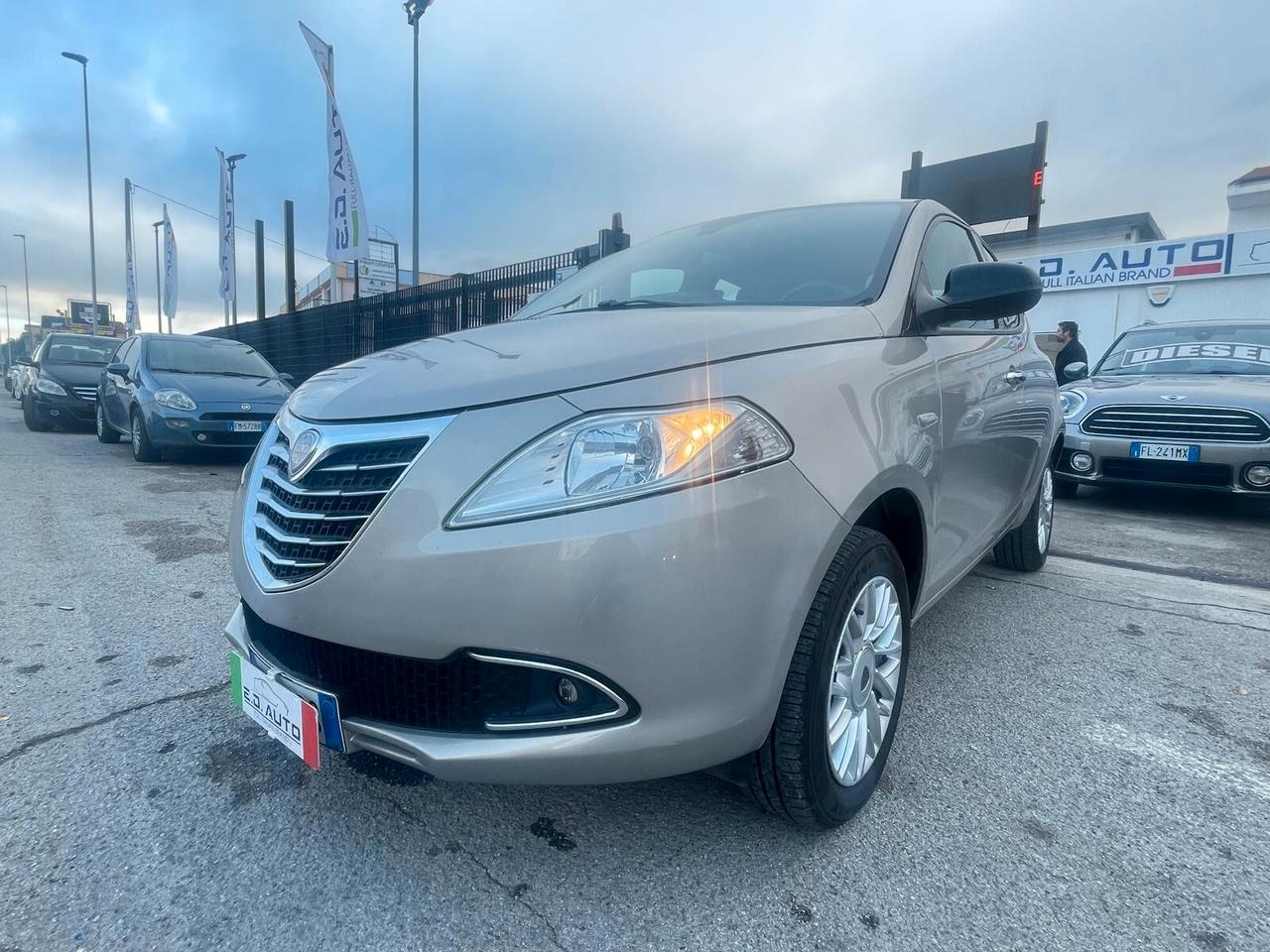 Lancia Ypsilon 0.9 TwinAir 85 CV 5 porte Metano Ecochic Elefantino