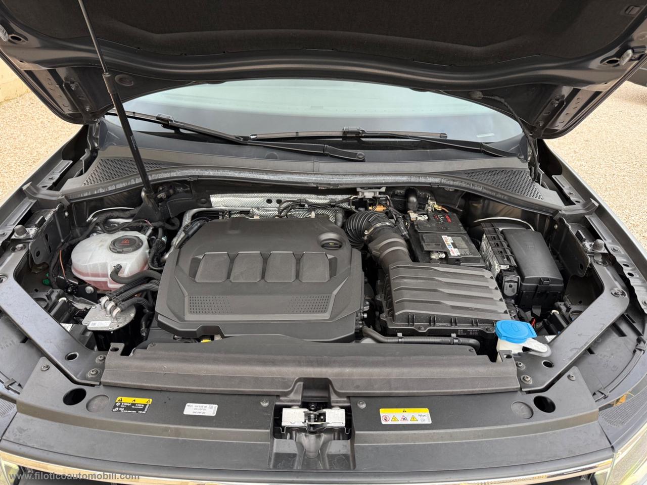 VOLKSWAGEN Tiguan 2.0 TDI 150CV SCR DSG Life TELECAMERA - FARI LED -FULL