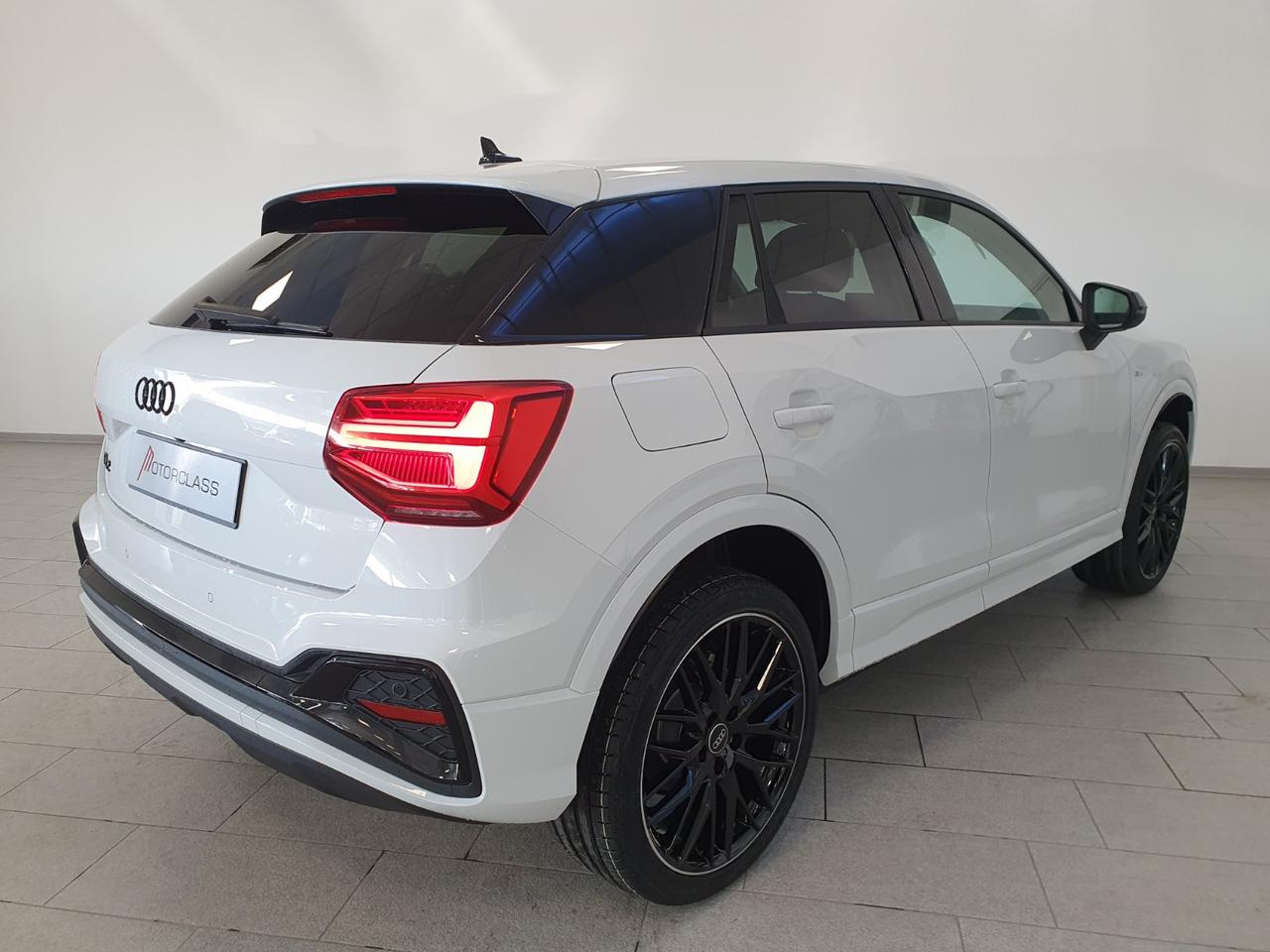 Audi Q2 30 2.0 tdi identity black s tronic