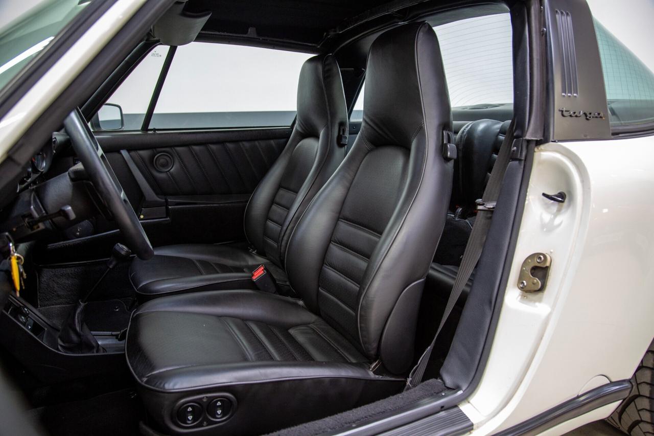 Porsche 911 Carrera 3.2 Targa G50 ASI Targa Oro