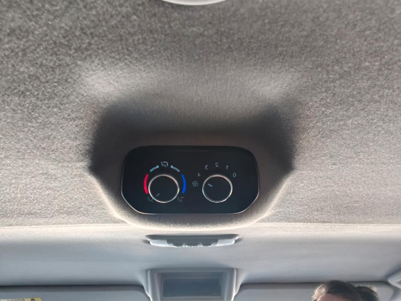 Ford Transit Custom 320 2.0 TDCi 130 PC Combi Trend