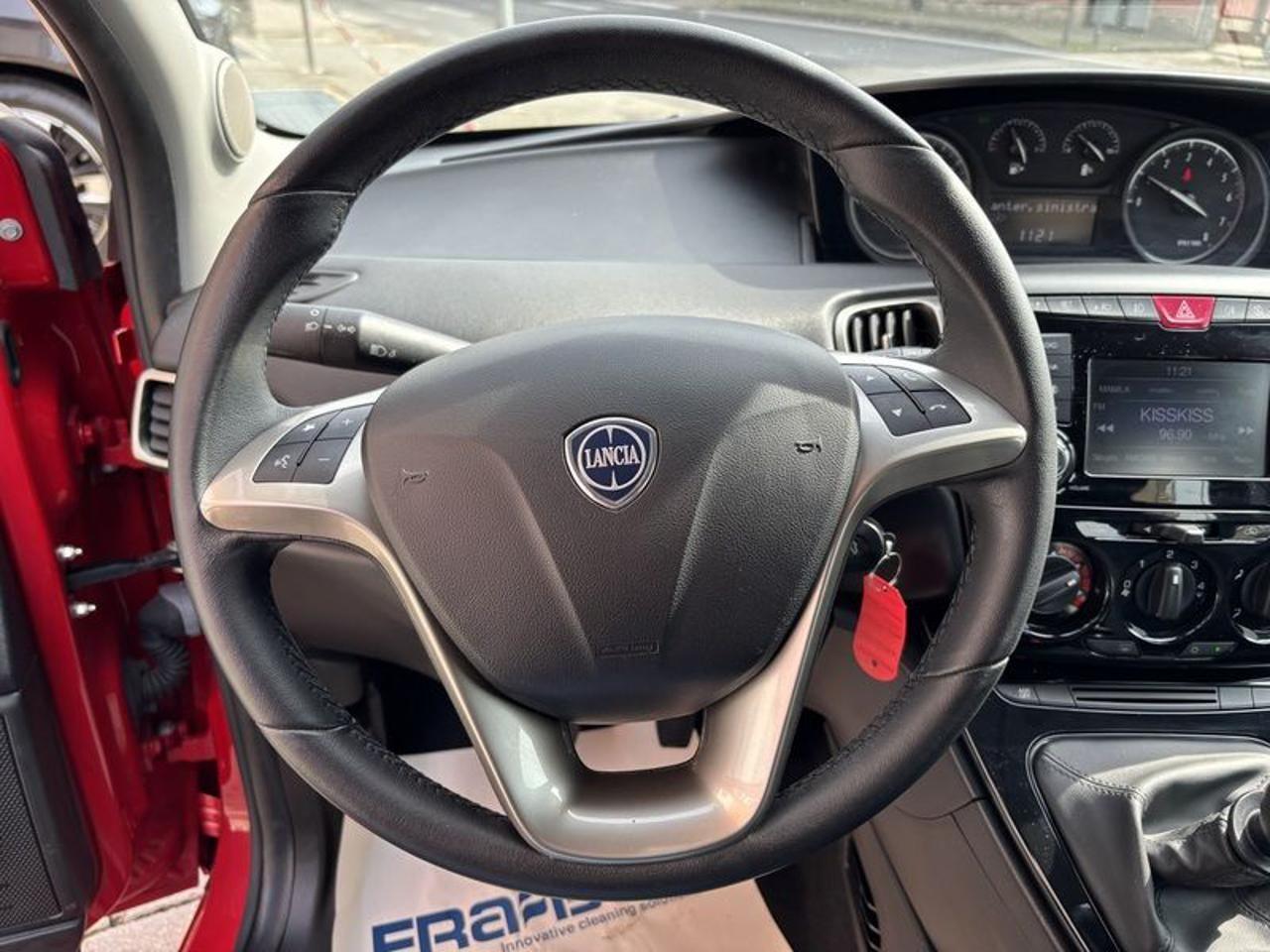 Lancia Ypsilon 1.0 FireFly 5 porte S&S Hybrid Ecochic Gold