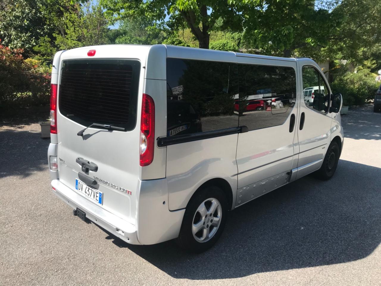 Opel Vivaro 29 2.5 CDTI PL-TA Furgone Vetrato Easytronic Fap 8 POSTI Gancio Traino