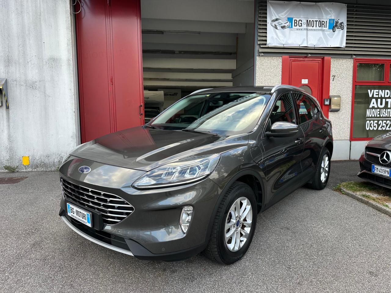 Ford Kuga 2.5 phev Titanium Business 2wd 225cv e-shifter