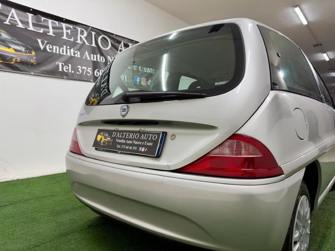 Lancia Y 1.2i 16V cat LX