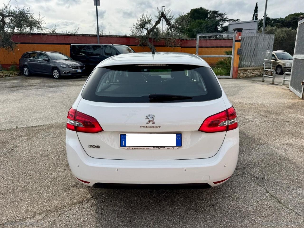 PEUGEOT 308 ACTIVE 1.5 HDi 130CV AUTOMATICA IVA ESPOSTA