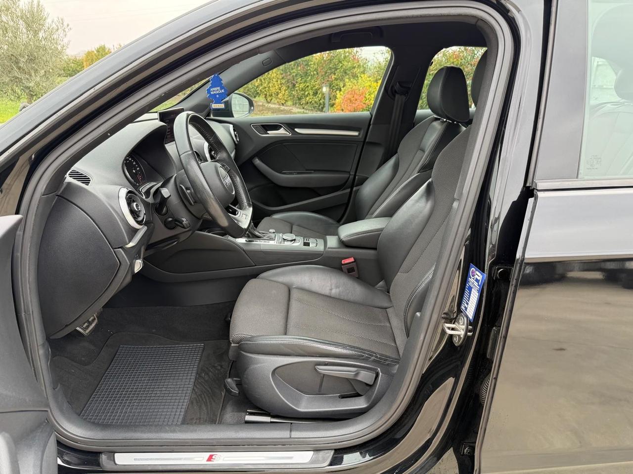 Audi A3 SPB 1.6 TDI S-Line interno esterno