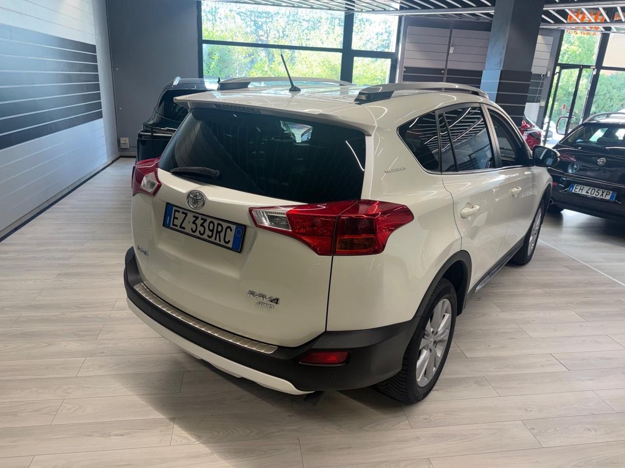 Toyota RAV 4 RAV4 2.2 D-CAT A/T 4WD Lounge White Ed.