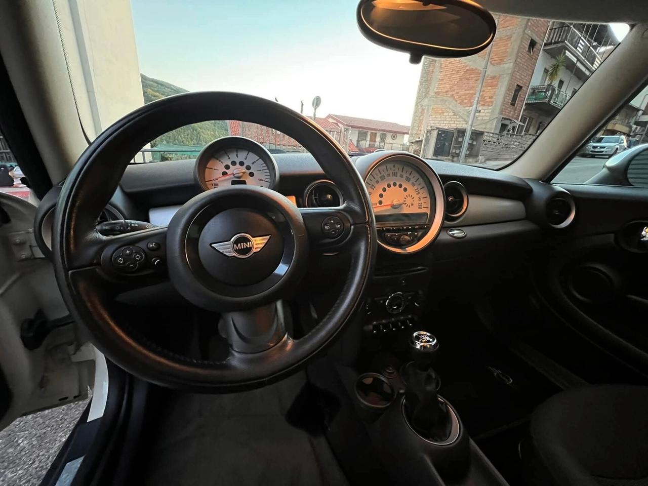 Mini 1.6 16V One (55kW)