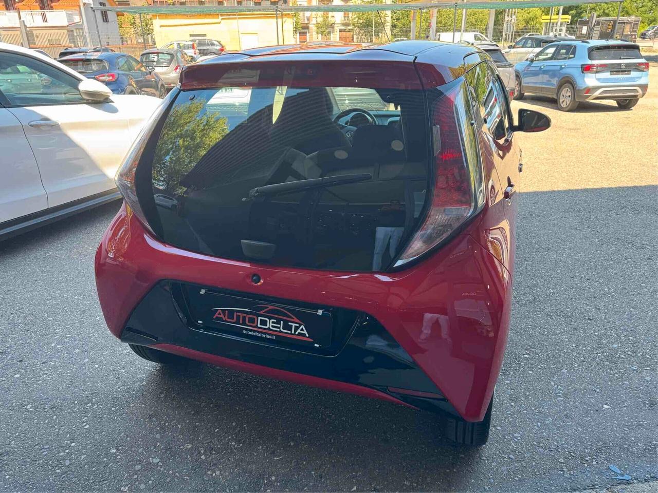 Toyota Aygo 1.0 VVT-i 69 CV 5 porte x-play