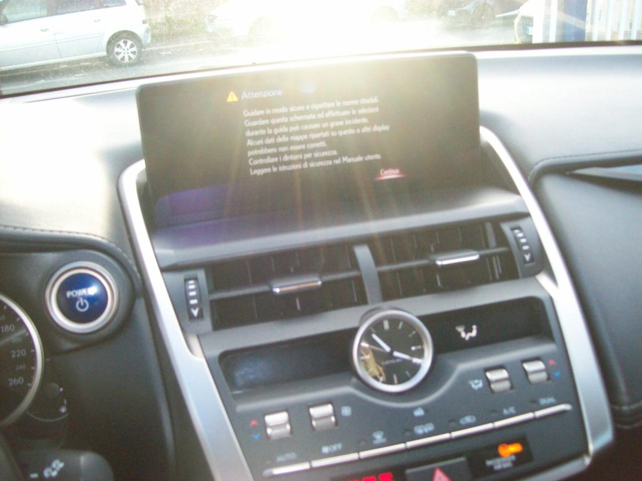 Lexus NX 300h Hybrid 4WD Business