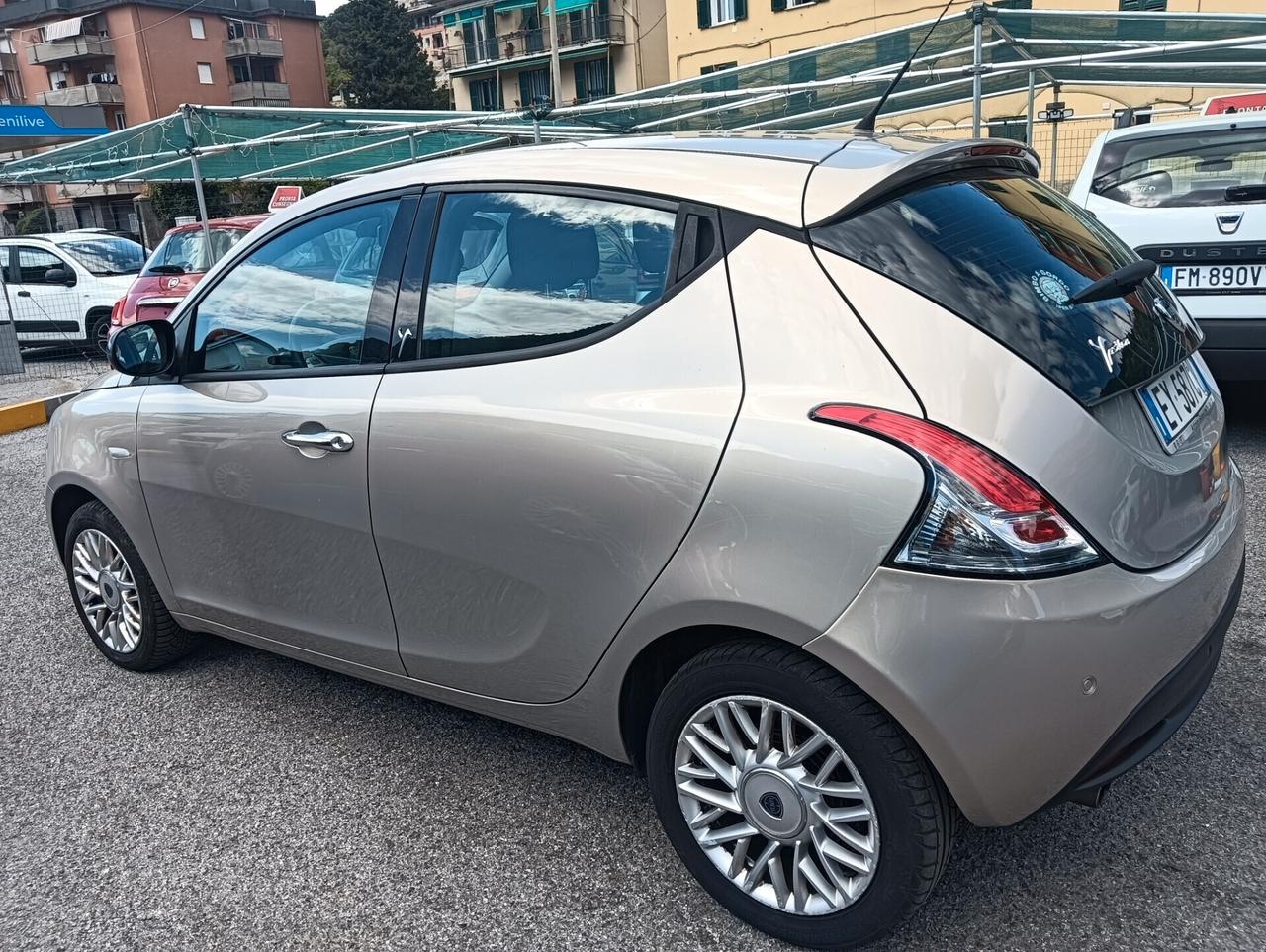 Lancia Ypsilon 1.2 69 CV 5 porte Gold