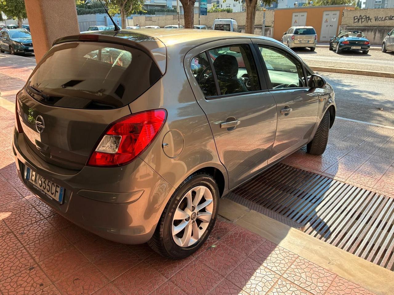 Opel Corsa 1.2 5 porte perfetta -2014