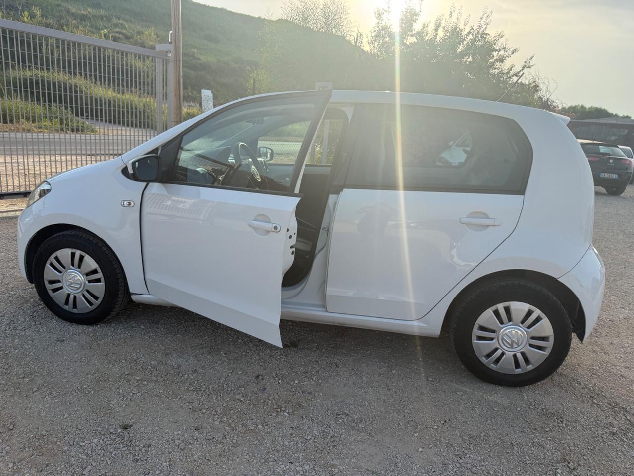 Volkswagen up! 1.0 5p Metano 4.499€ PERMUTE