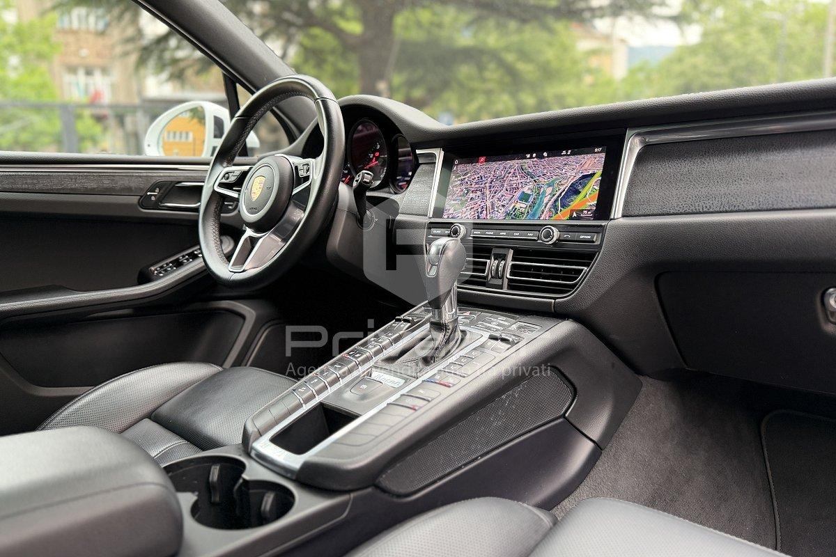PORSCHE Macan 2.0