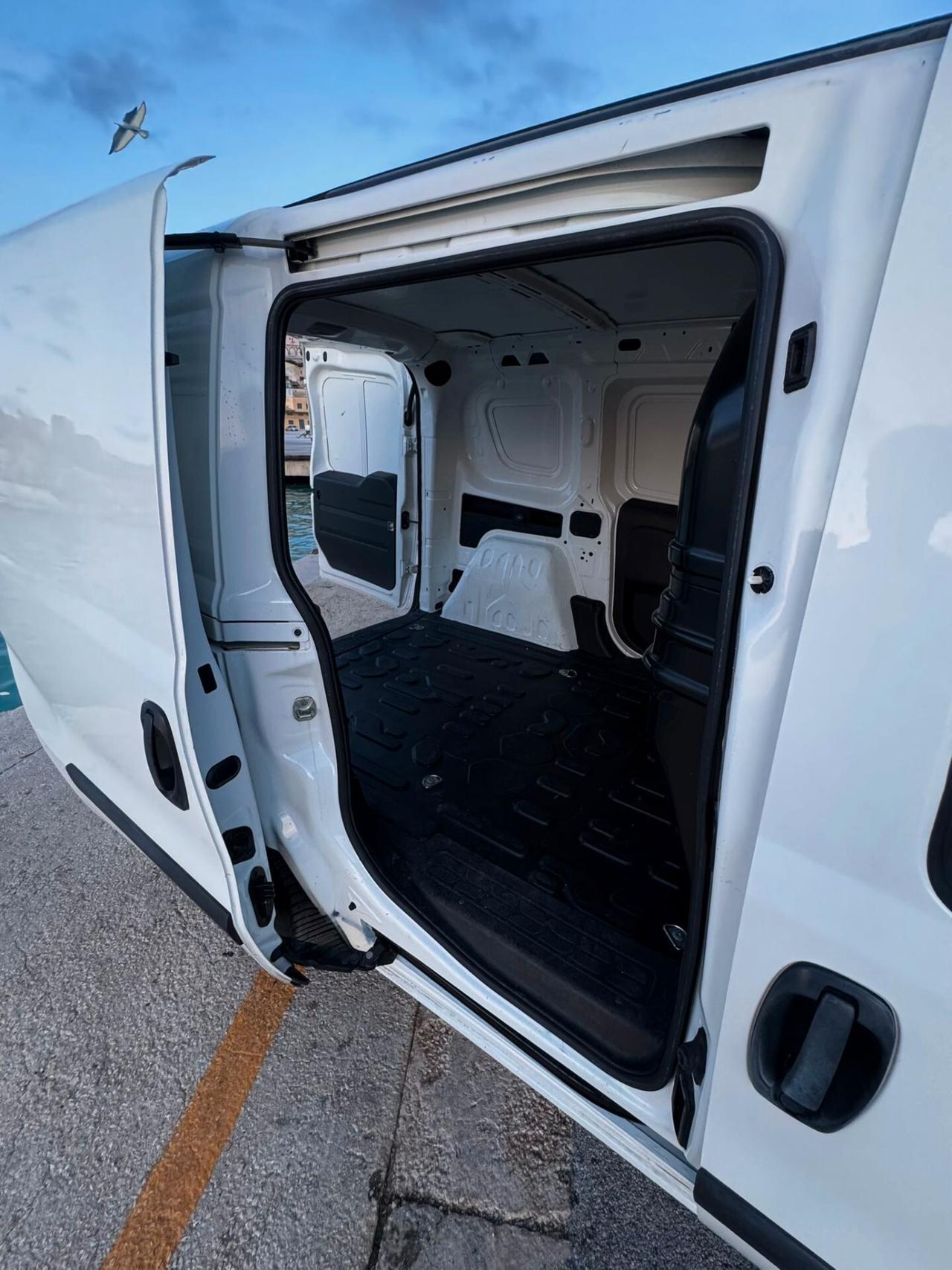 Fiat Doblò Cargo 1.6 Mtj 105cv Lounge 3 Posti