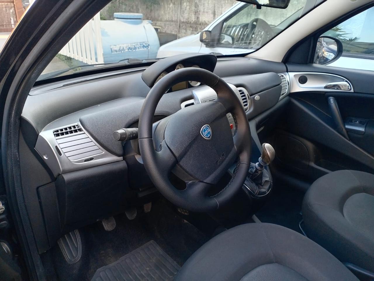 Lancia Ypsilon 1.2 69 CV 5 porte S&S Platinum
