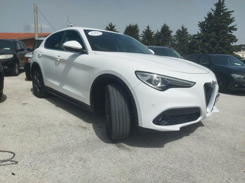 Alfa Romeo Stelvio 2.2 Turbodiesel 210 CV AT8 Q4 Super