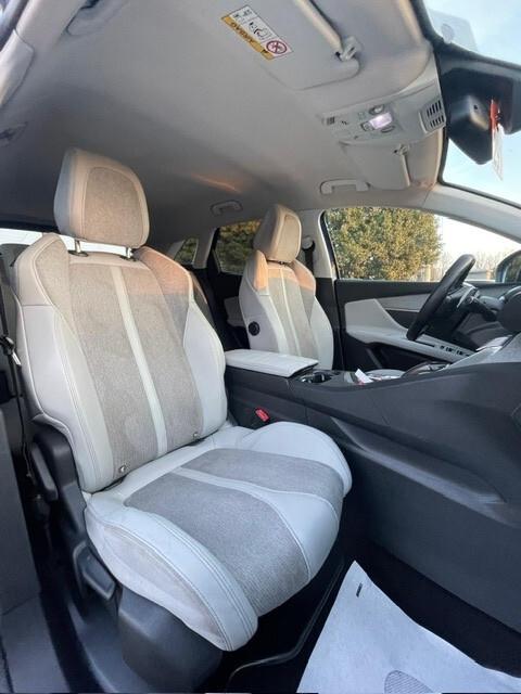 Peugeot 3008 BlueHDi 130 S&S EAT8 Allure
