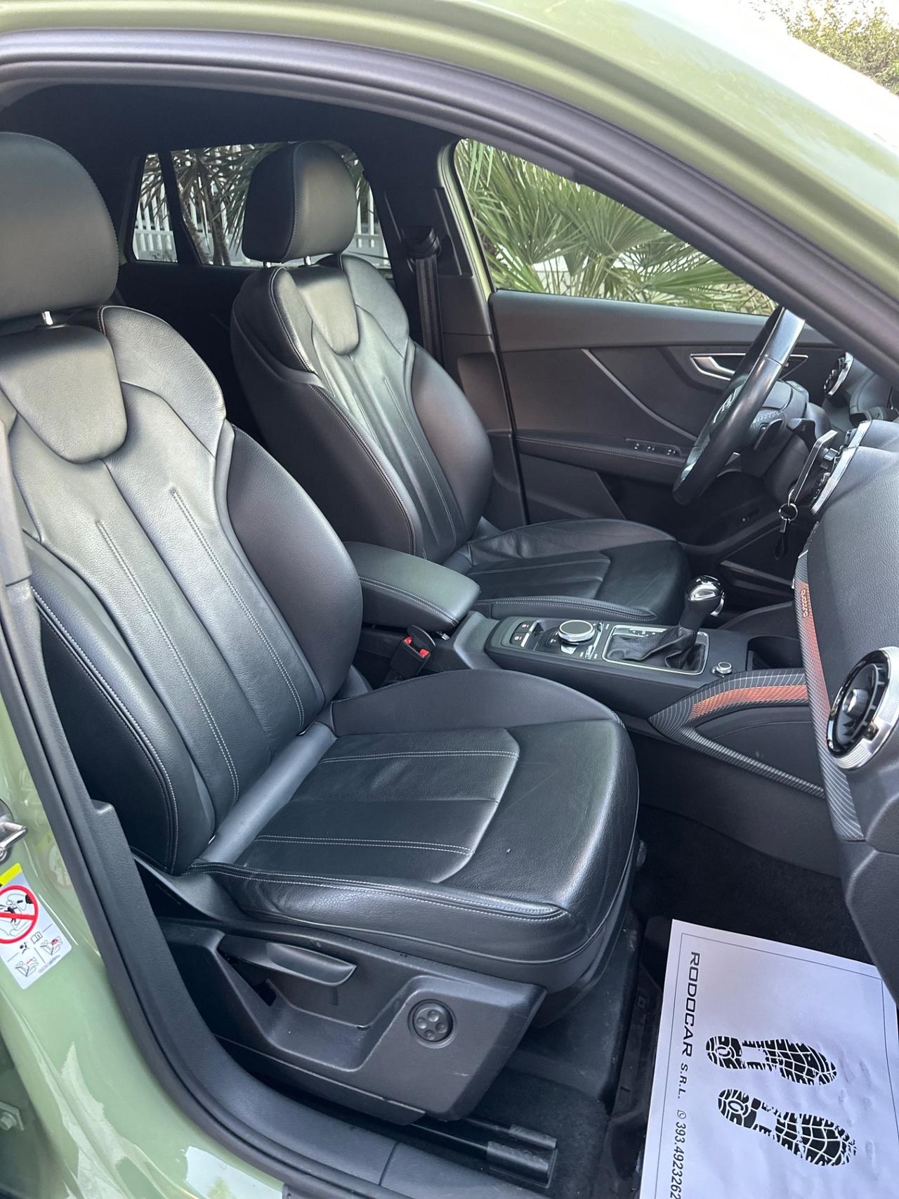 Audi Q2 35 TDI S tronic Identity Black