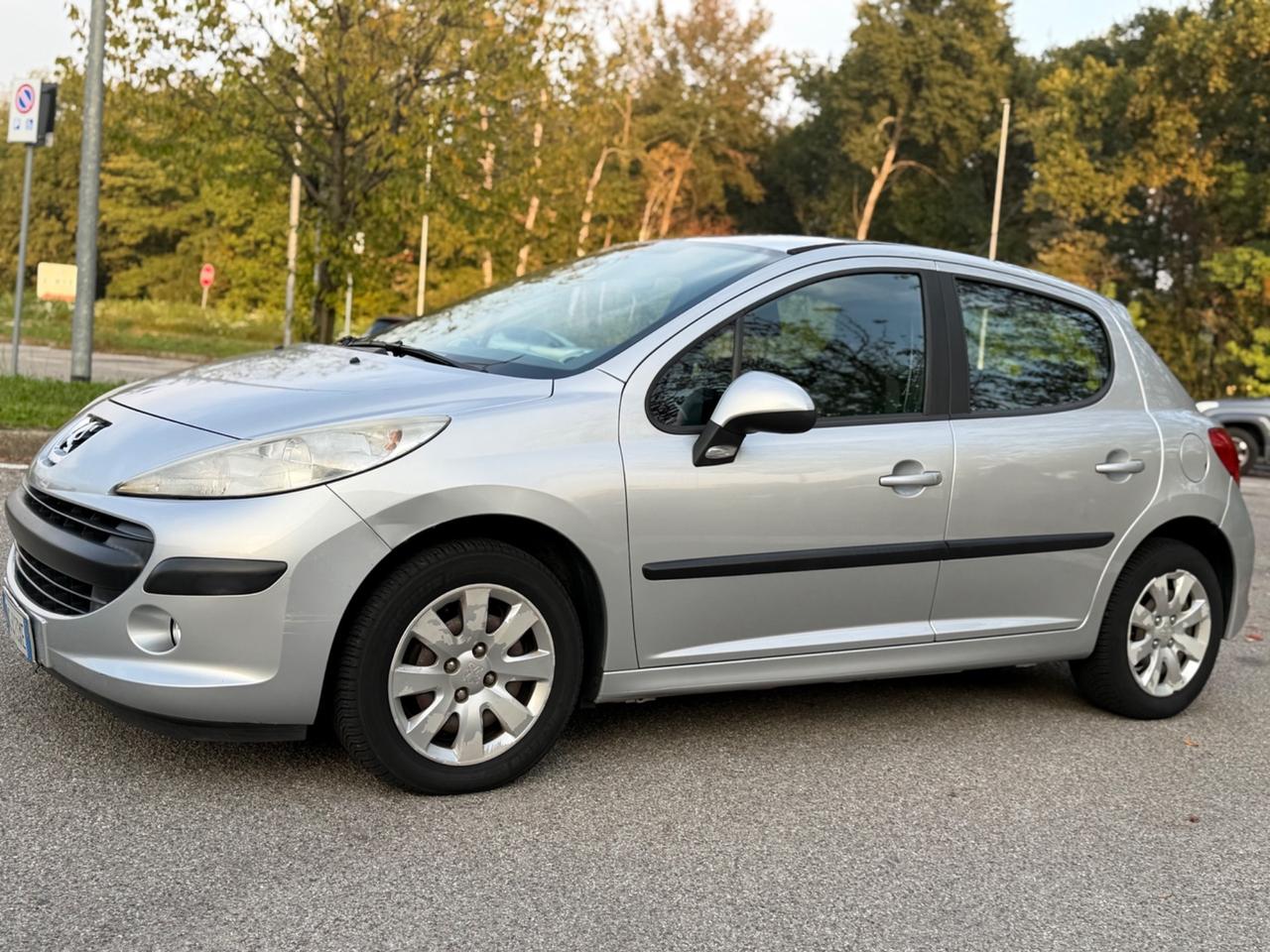 Peugeot 207 1.4 8V 75CV 5p. *Neopatentati*