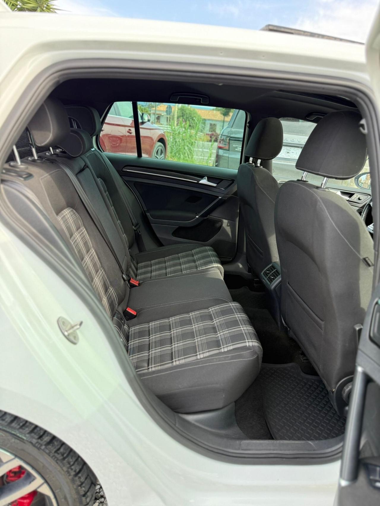 Volkswagen Golf GTD 2.0 TDI DSG 5p. BlueMotion Technology