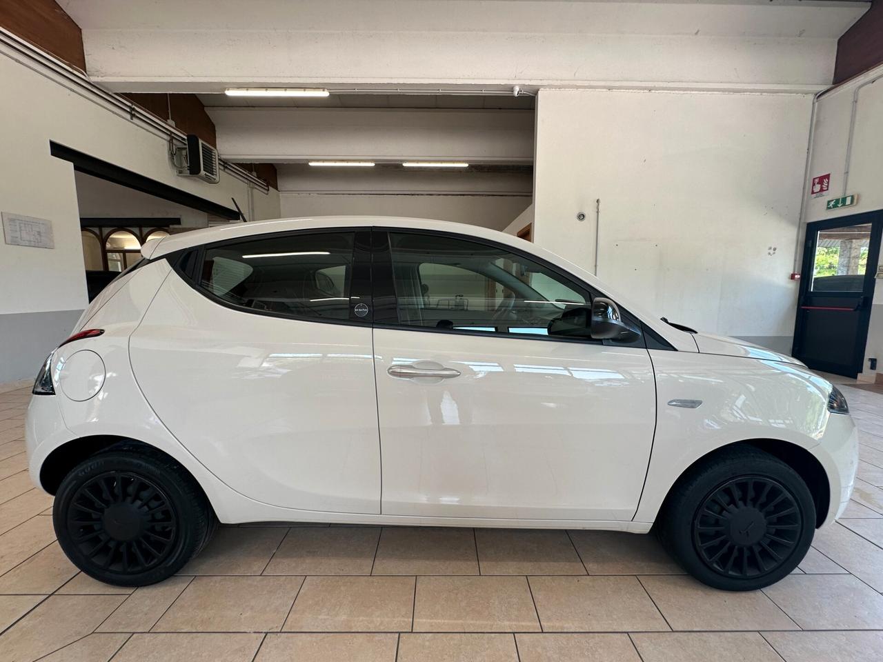 LANCIA YPSILON 1.0 FIREFLY HYBRID ECOCHIC GOLD S&S