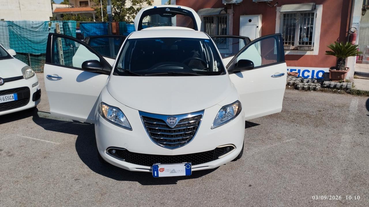 Lancia Ypsilon 1.2 69 CV 5 porte S&S Silver GPL