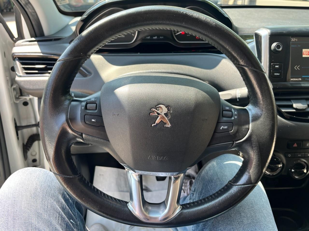 Peugeot 208 PureTech 82 5p. GPL Active