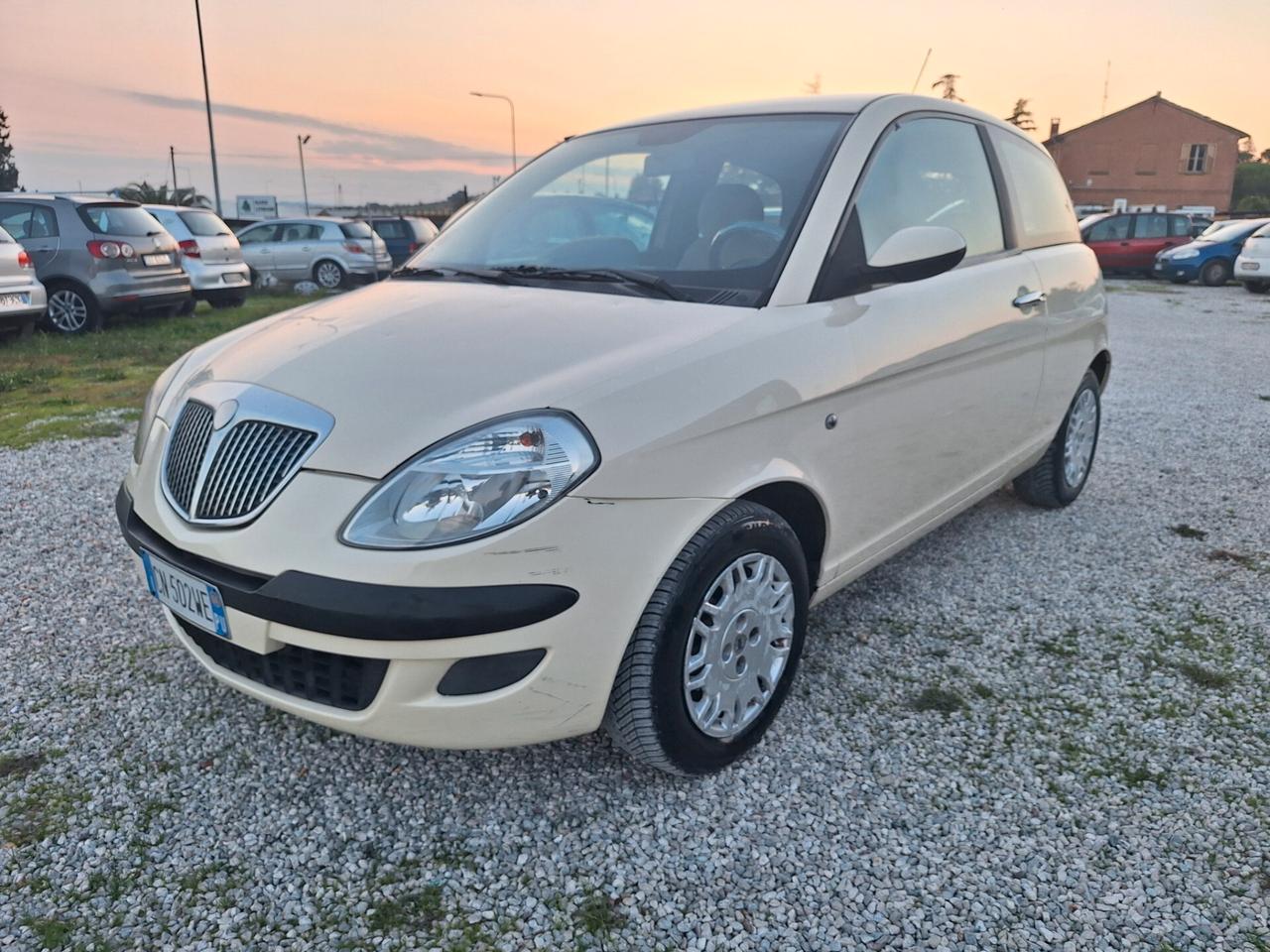 Lancia Ypsilon 1.3 Multijet 16V Platino NEOPATENTATI BASSI €4