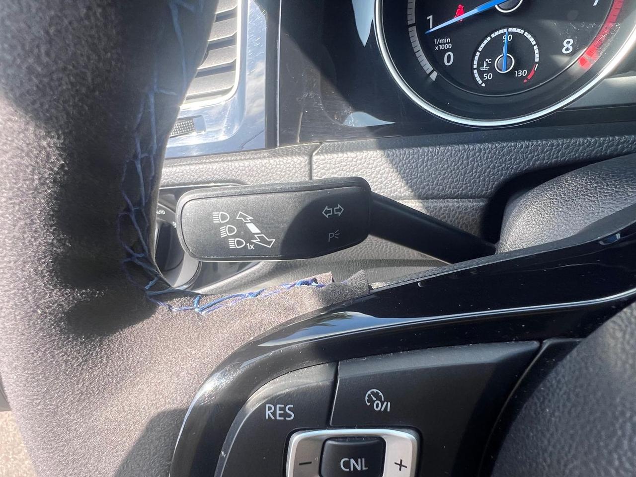 Volkswagen Golf 2.0 TSI R #10432