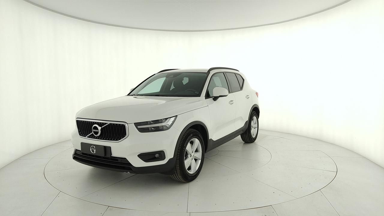 VOLVO XC40 - XC40 2.0 d3 Momentum awd geartronic