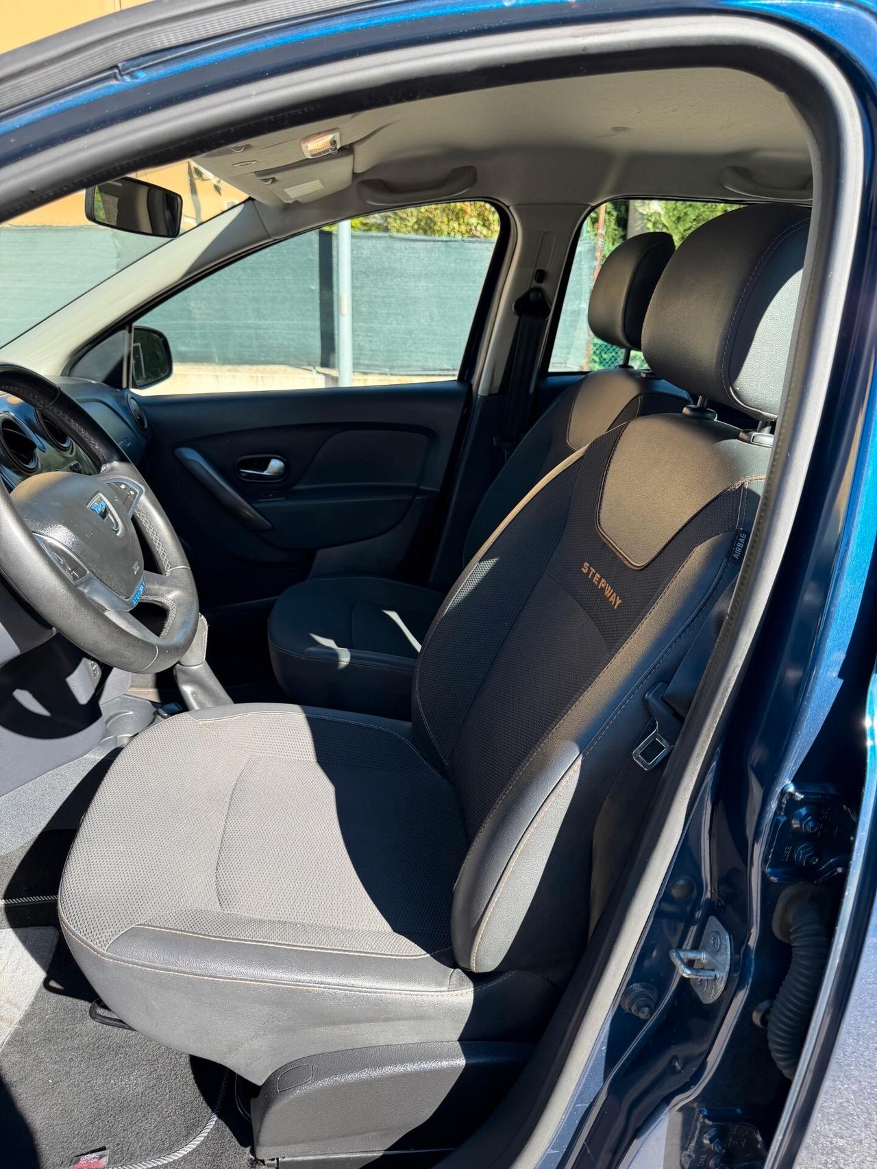 Dacia Sandero Stepway 0.9 tce - NEOP. - 12 MESI DI GARANZIA -