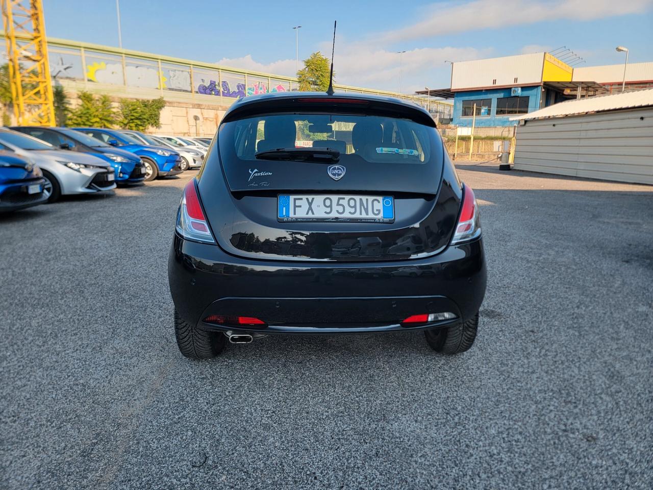 LANCIA Ypsilon 1.2 69 CV 5 porte S&S Black and Noir garanzia