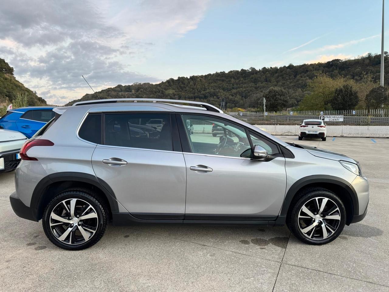 Peugeot 2008 BlueHDi 100 S&S Allure
