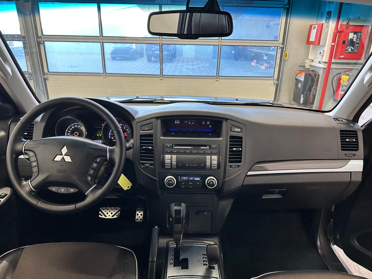 Mitsubishi Pajero 3.2 cr Instyle 200cv 3p auto