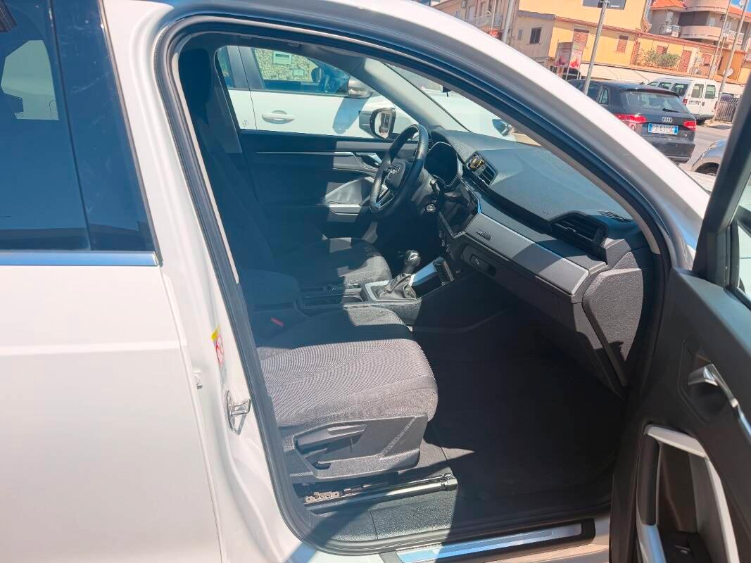 Audi Q3 Audi Q3 3.5 2.0 tdi Business s-tronic