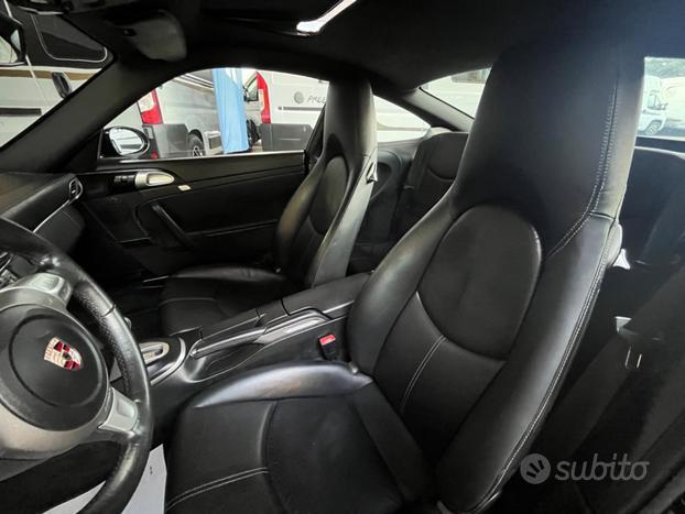PORSCHE 911 carrera 4S