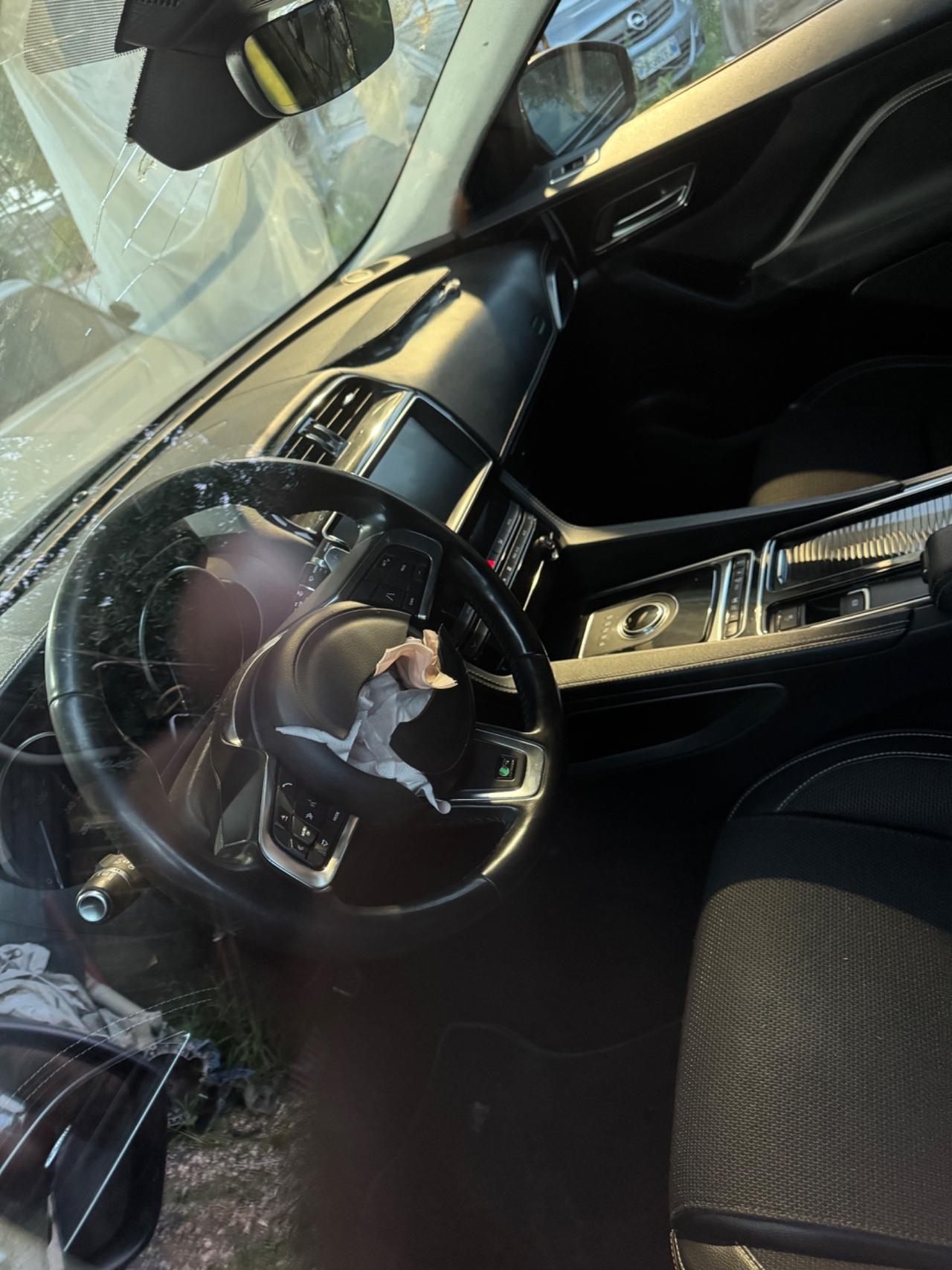 Jaguar F-Pace 2.0 D 240 CV AWD aut. R-Sport