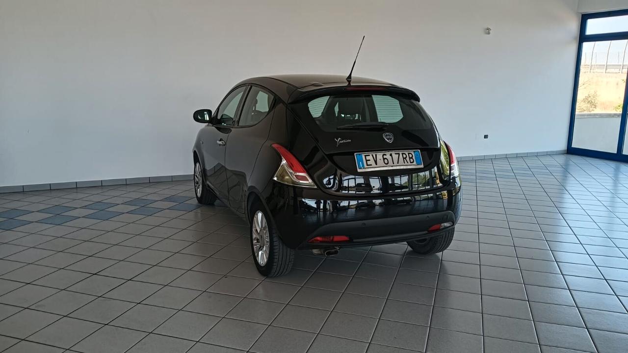 Lancia Ypsilon 1.2 69 CV 5 porte Platinum