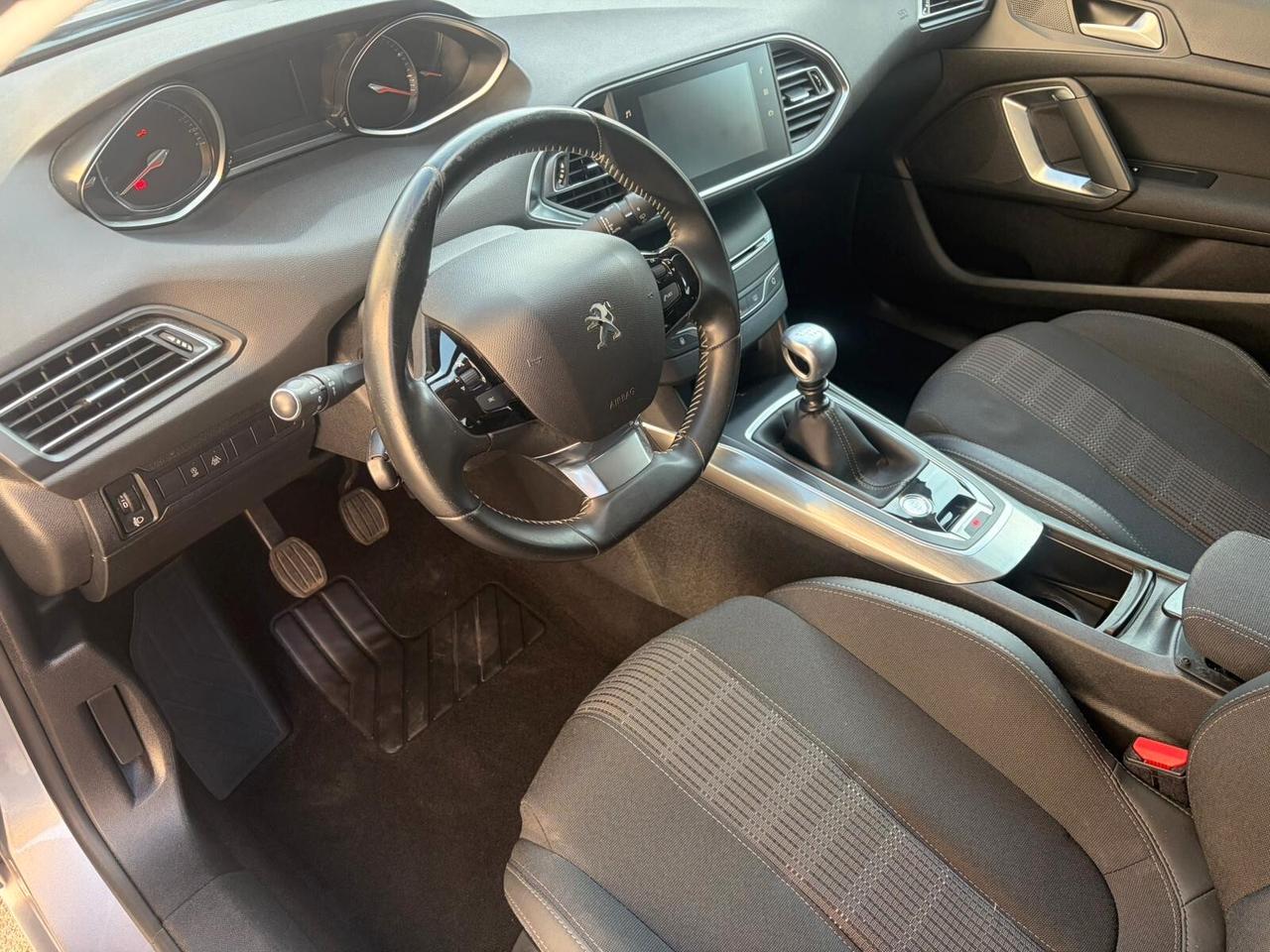 Peugeot 308 PureTech Turbo 130 S&S Allure*EURO6*NAVI*CERCHI