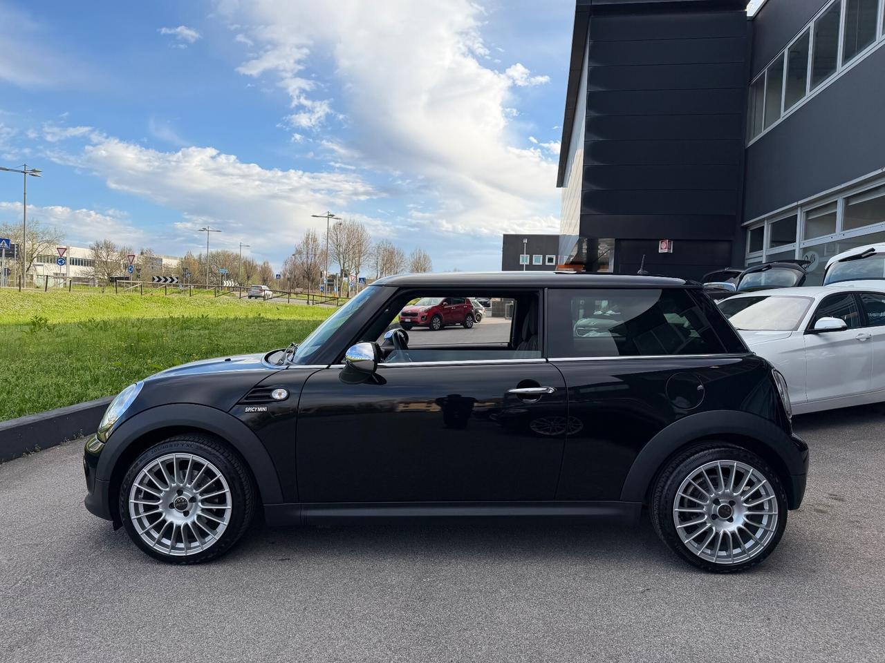 Mini ONE BLACK Neopatentati